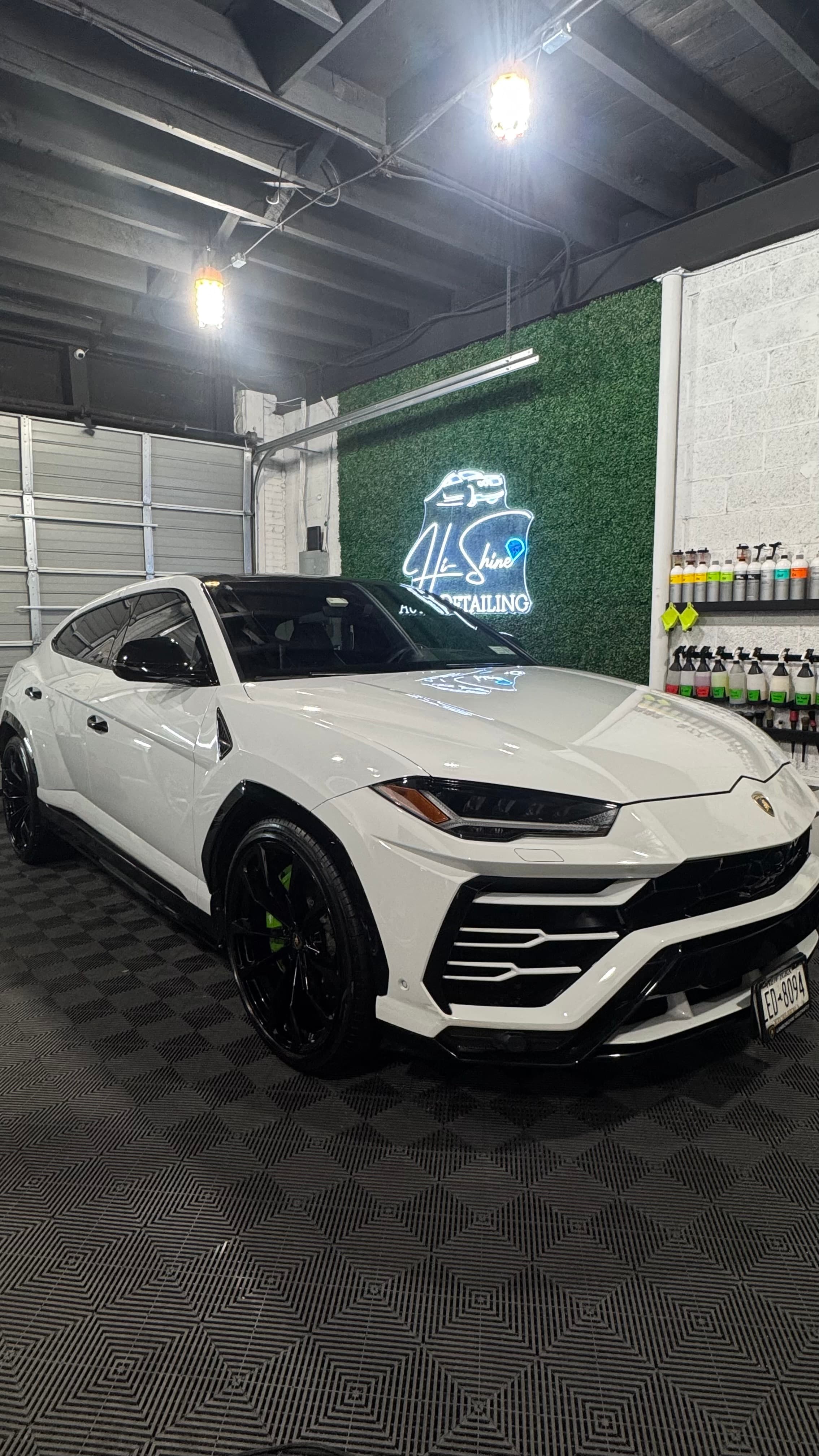 2019 LAMBORGHINI URUS WHITE